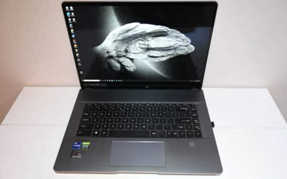 Spesifikasi Laptop MSI Creator Z16