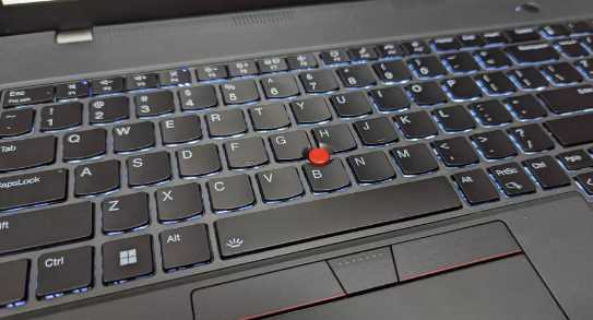 Ulasan Lenovo ThinkPad T16 Gen 1